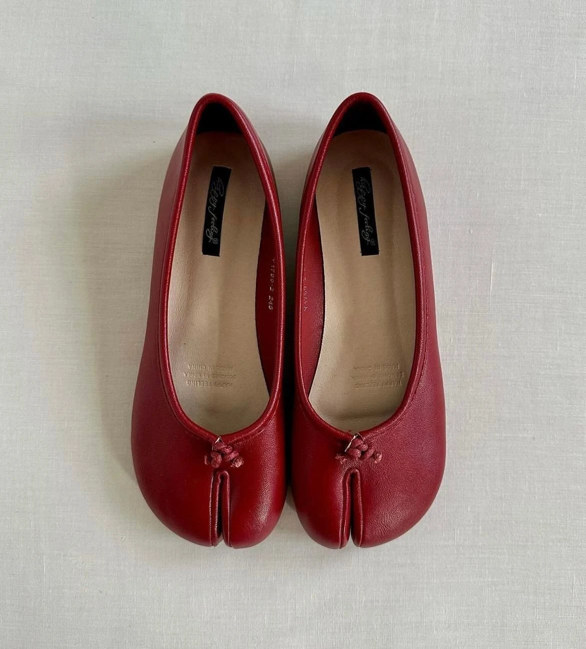 Red Tabi Leather Flats